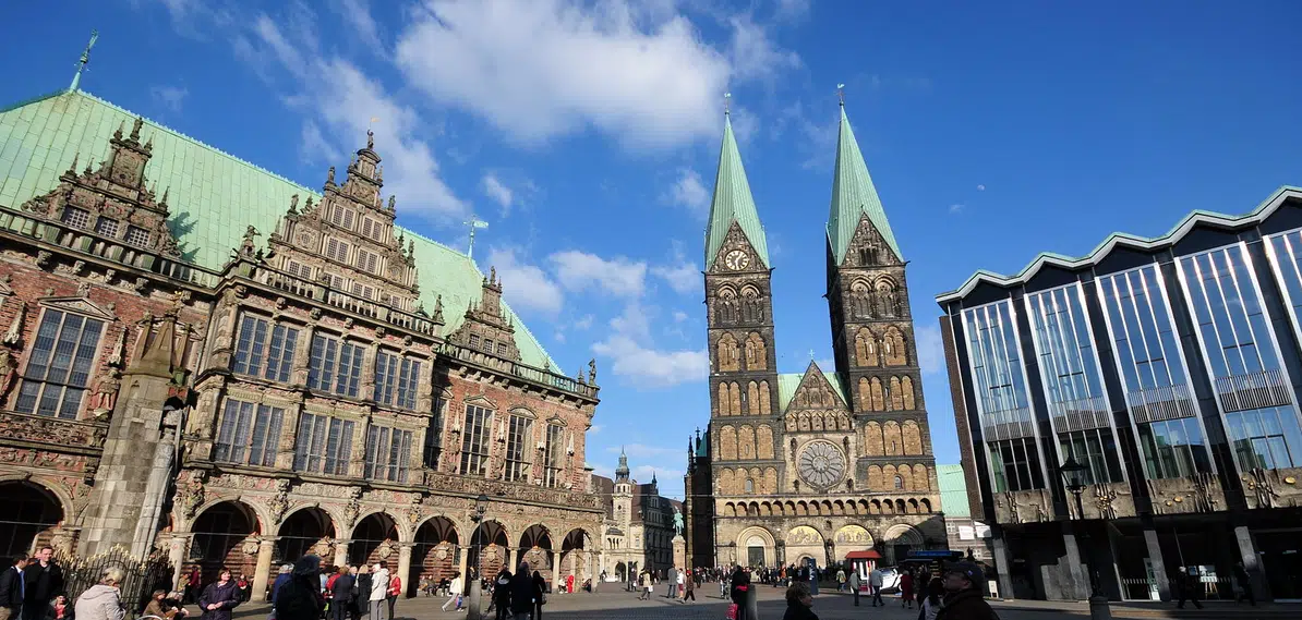 No image provided or no title added